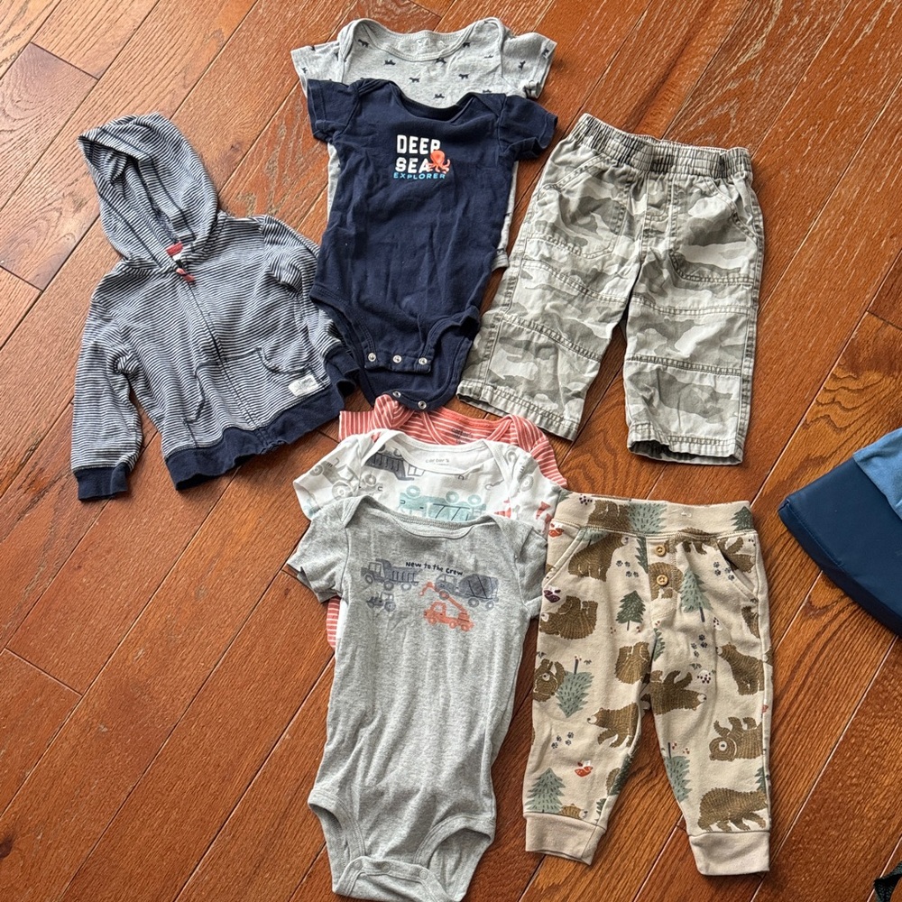 Baby Clothing Set with Hooded Jacket and Onesies